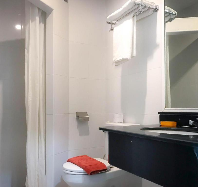 J Two S Pratunam Hotel Бангкок Экстерьер фото