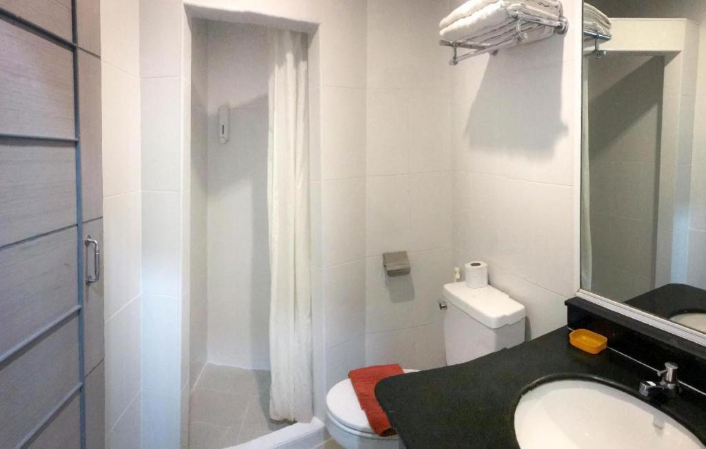J Two S Pratunam Hotel Бангкок Экстерьер фото